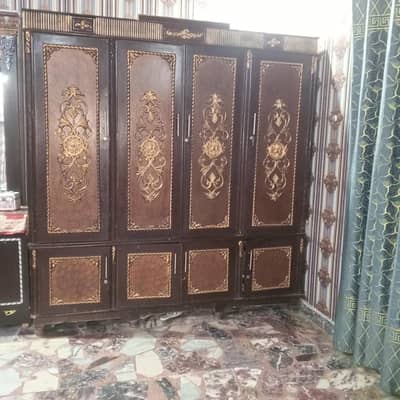 4 Door Wooden Almari With Storage Box - Good Condition