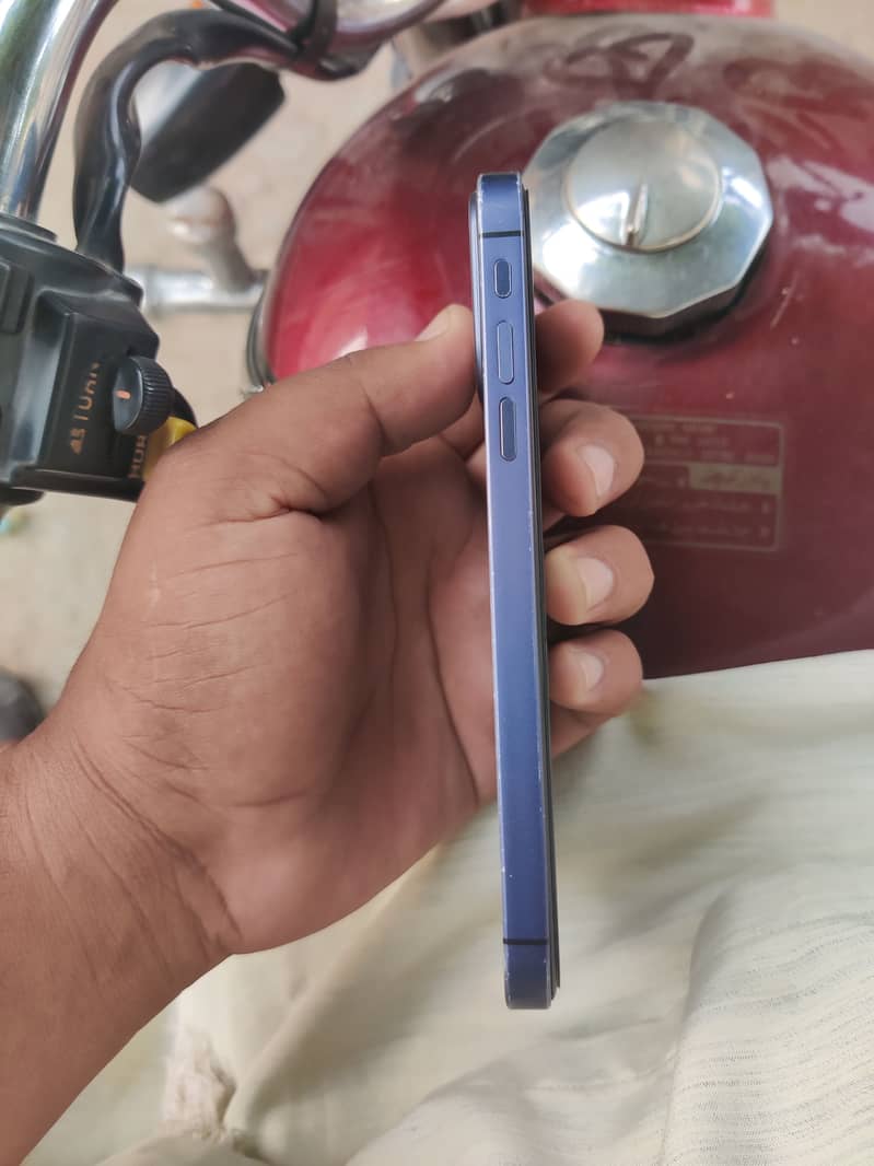 Apple iPhone XR 1