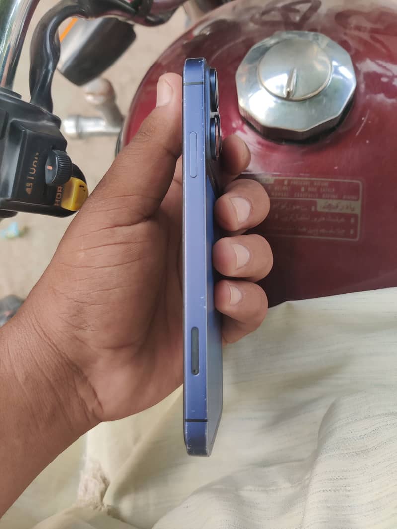 Apple iPhone XR 3