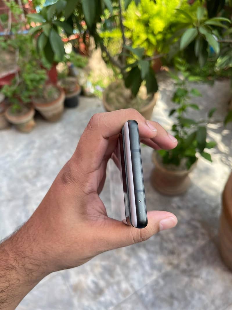 Google Pixel 6a 5