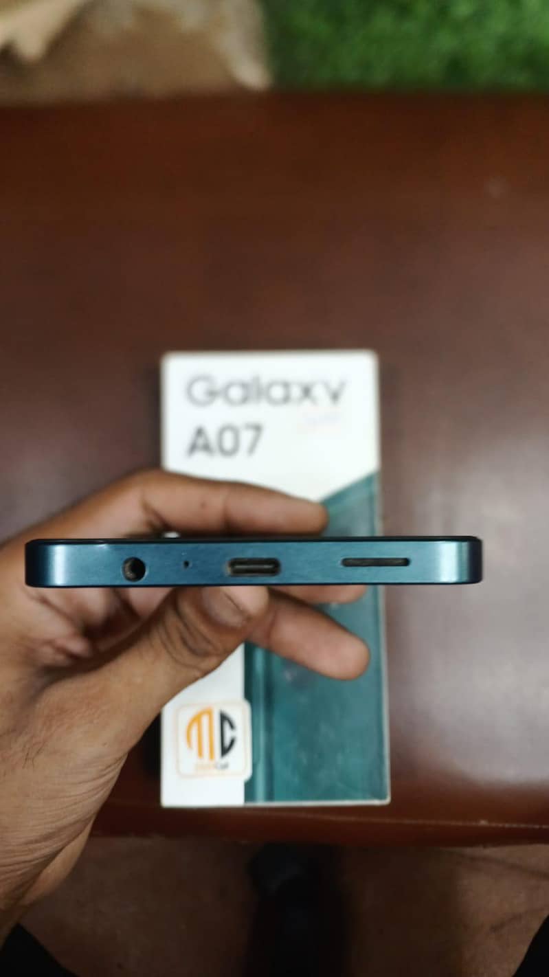 Samsung Mobile A07 3