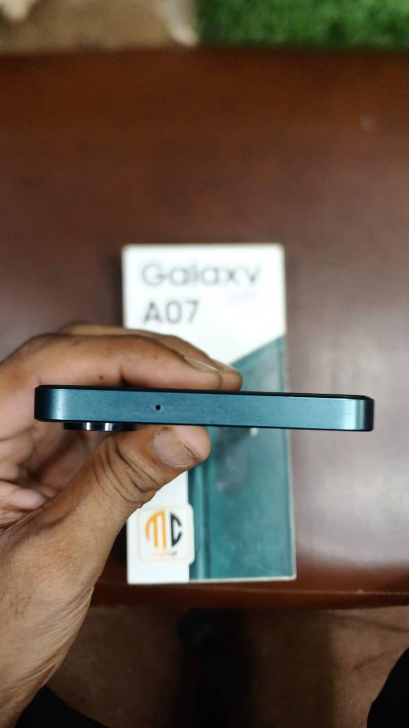 Samsung Mobile A07 4