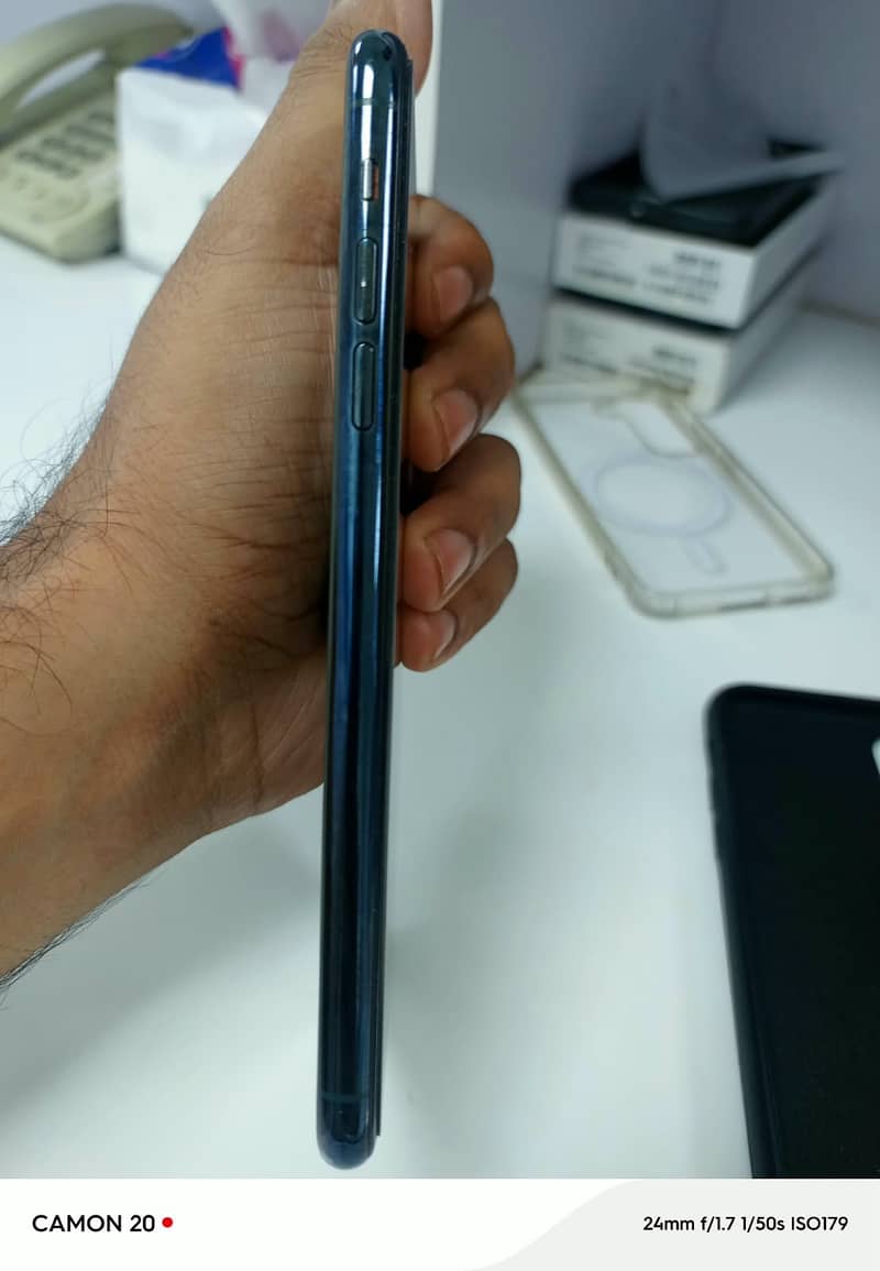 Apple iPhone 11 Pro Max 0