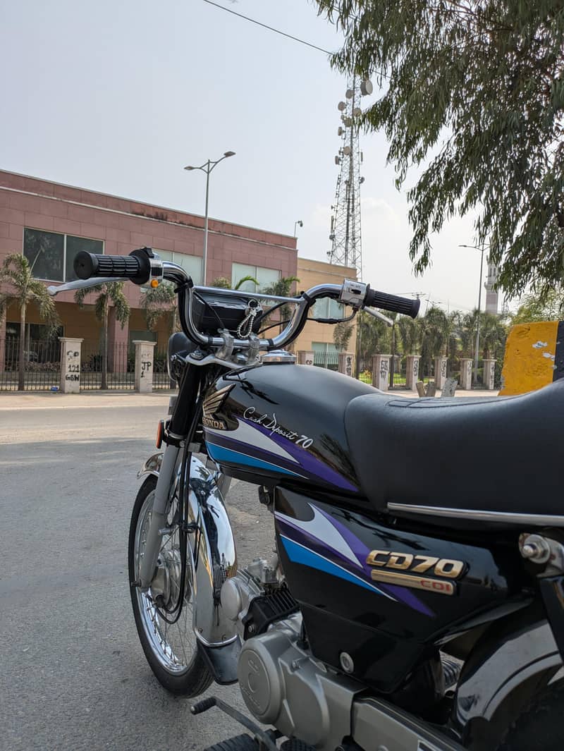 CD70 2005 Model 6