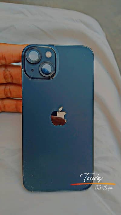 Apple iPhone 13