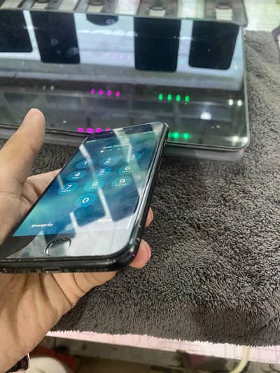 Apple iPhone 7
