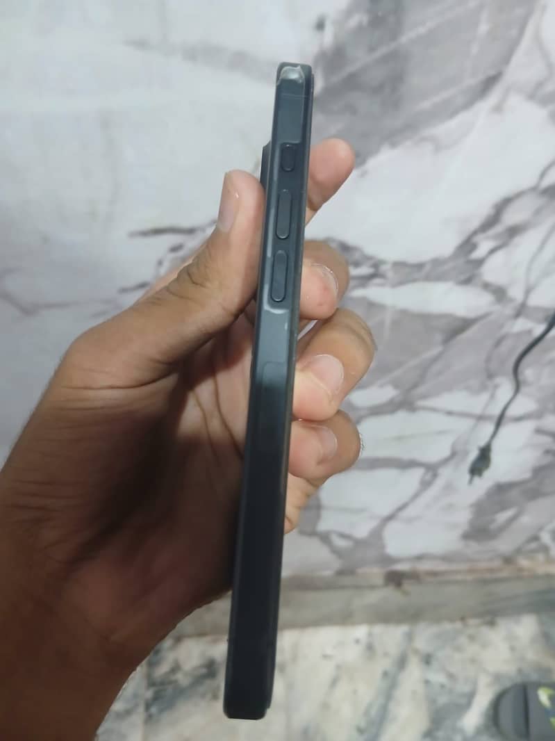 Apple iPhone 15 Pro 1
