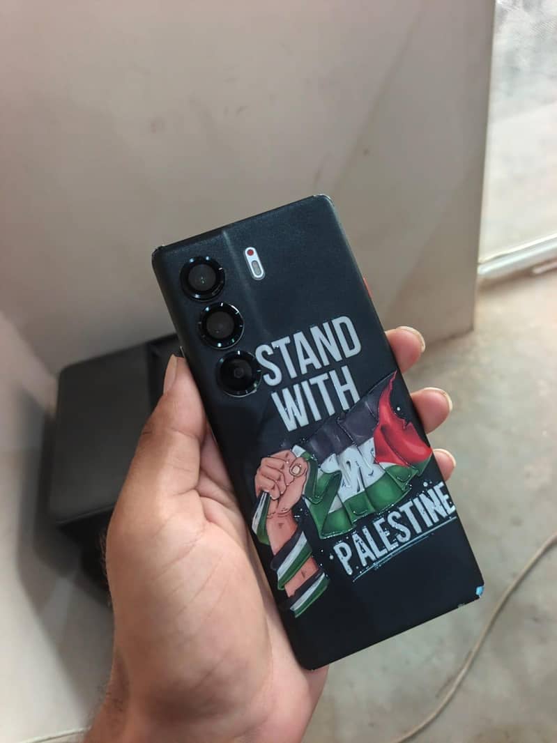 Tecno CAMON 40 Pro 0