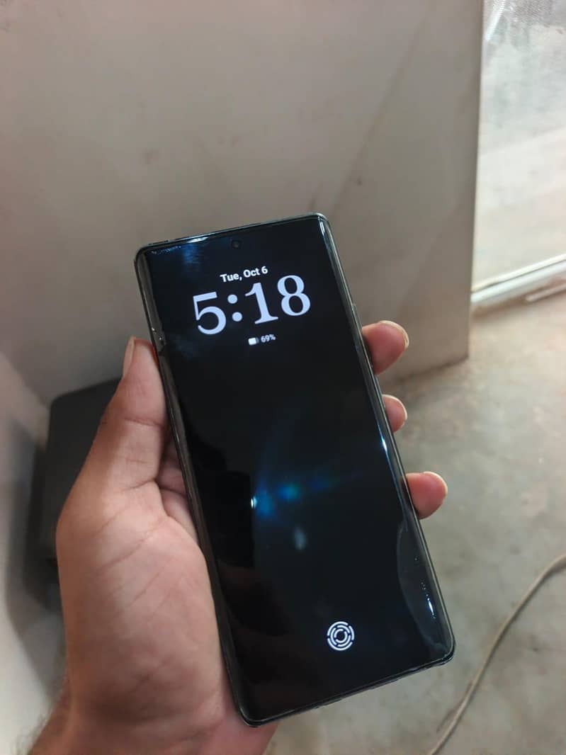 Tecno CAMON 40 Pro 1
