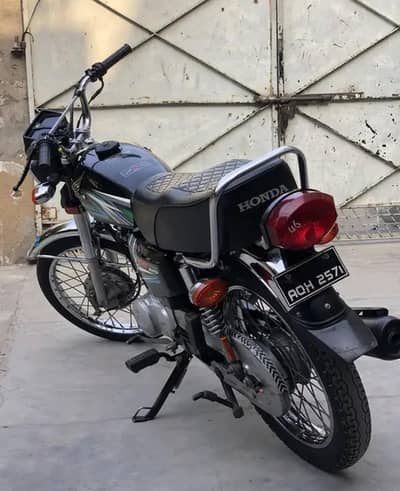 Honda 125 Model 2023 price 180,000