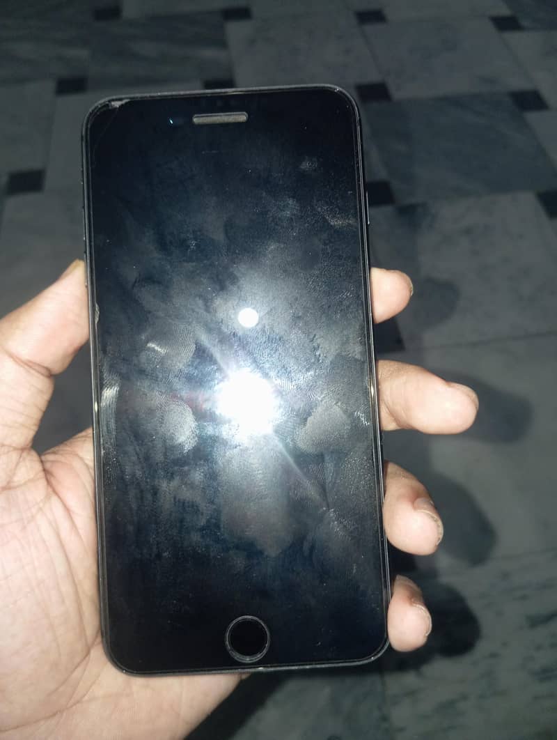 Apple iPhone 8 Plus 0