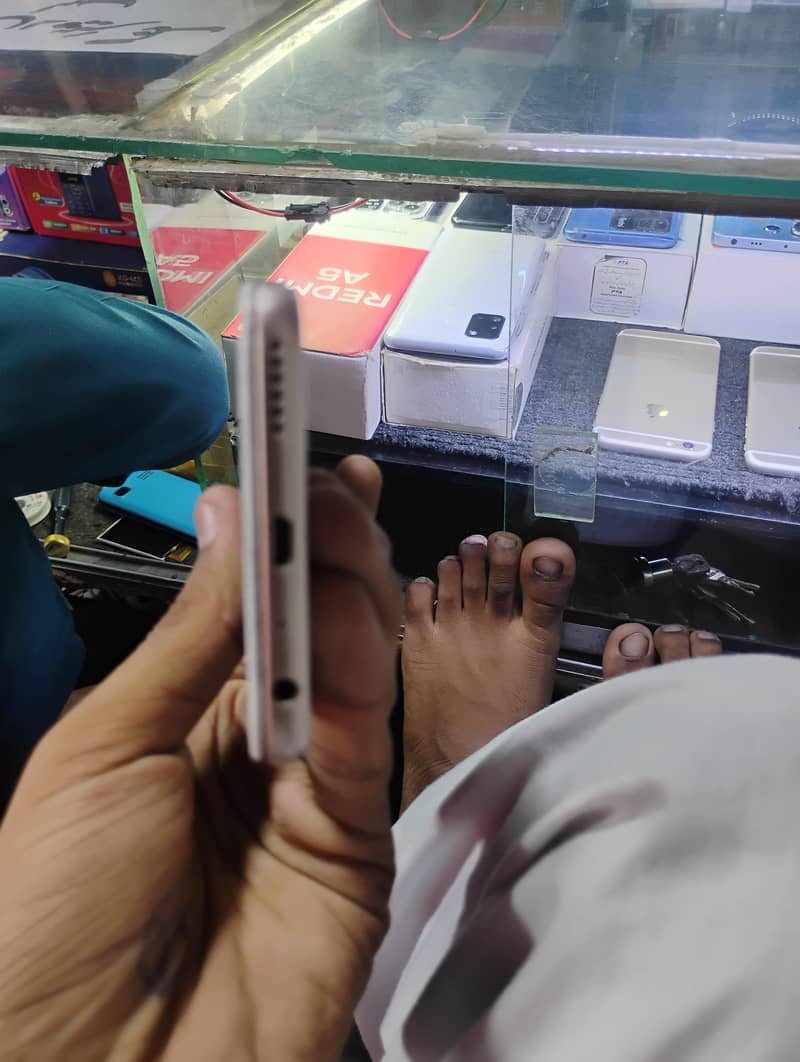 OPPO A57 1