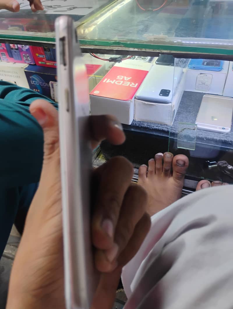 OPPO A57 5