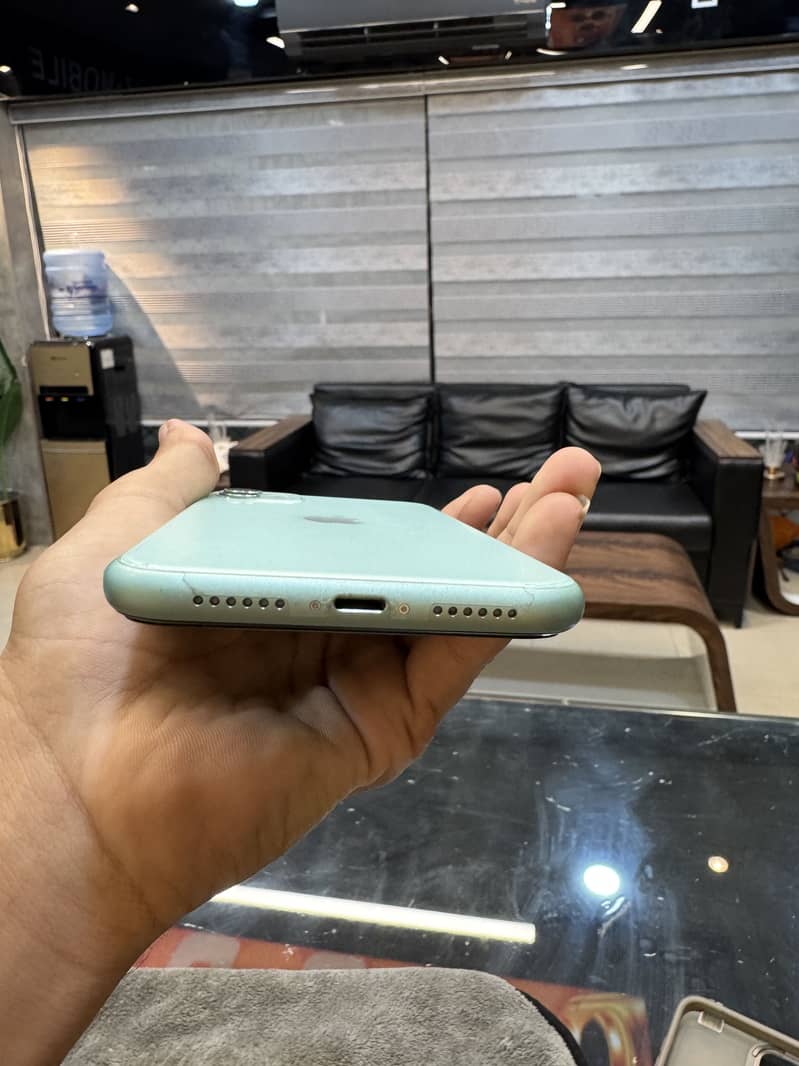 Apple iPhone 11 2