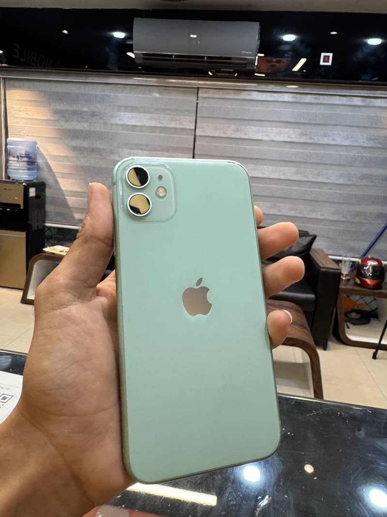 Apple iPhone 11 3