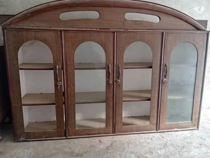 showcase bartan almari 0