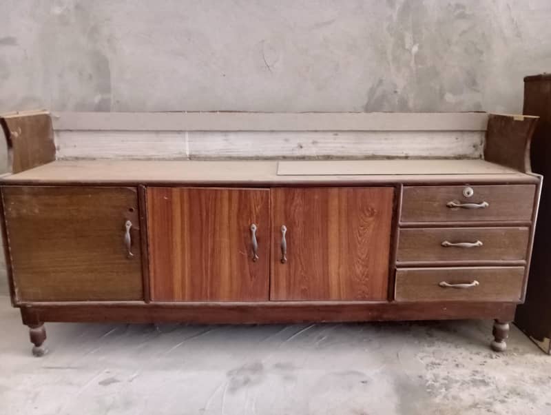 showcase bartan almari 1