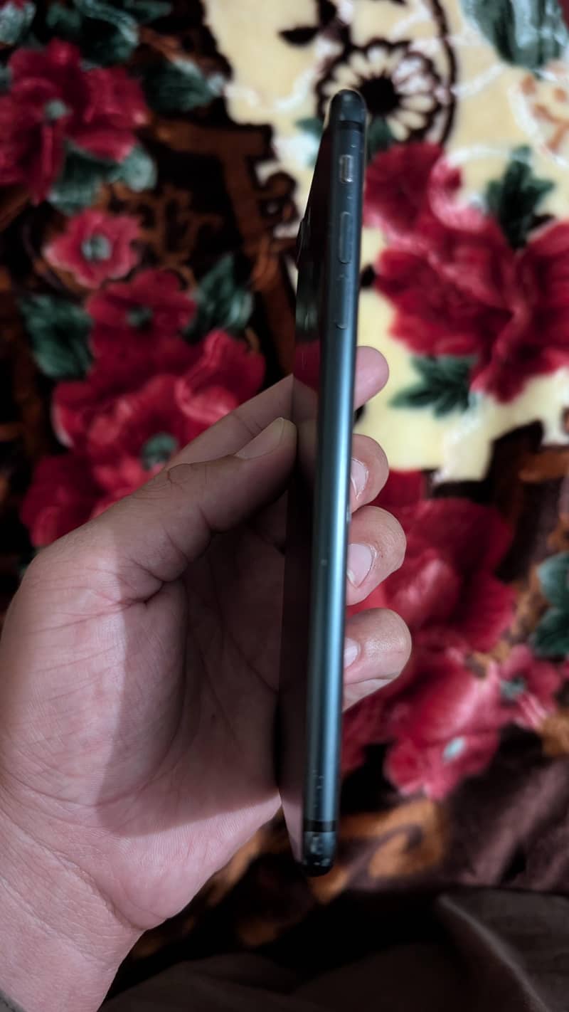Apple iPhone 7 Plus 6