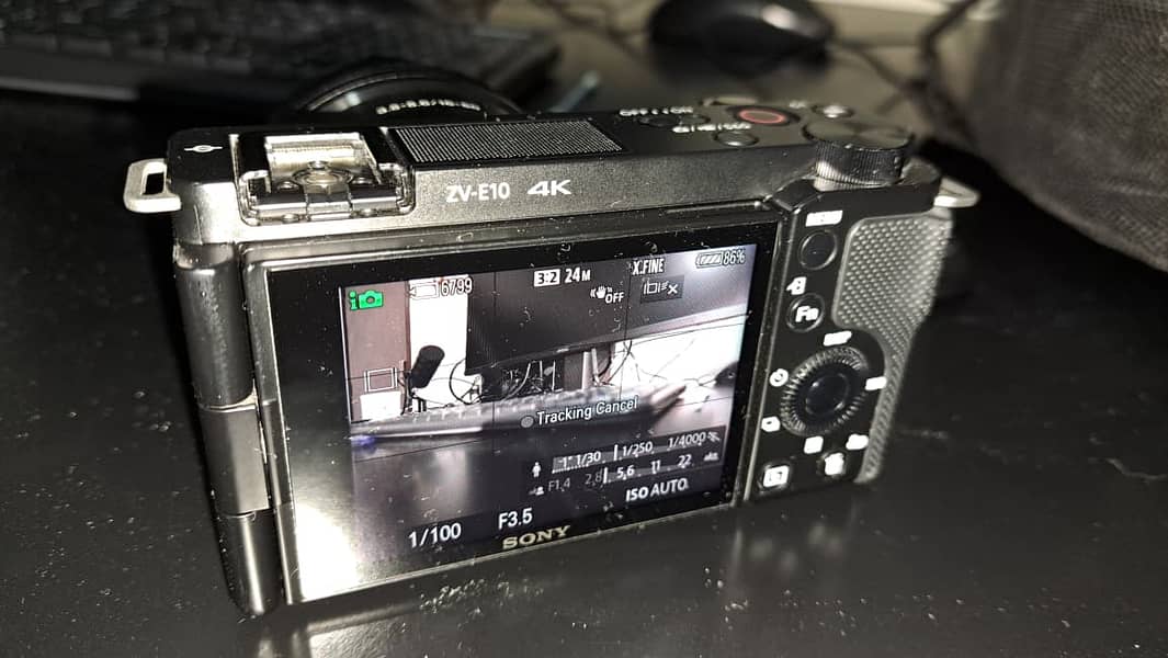 SONY ZV-E10 Mirrorless DSLR 4