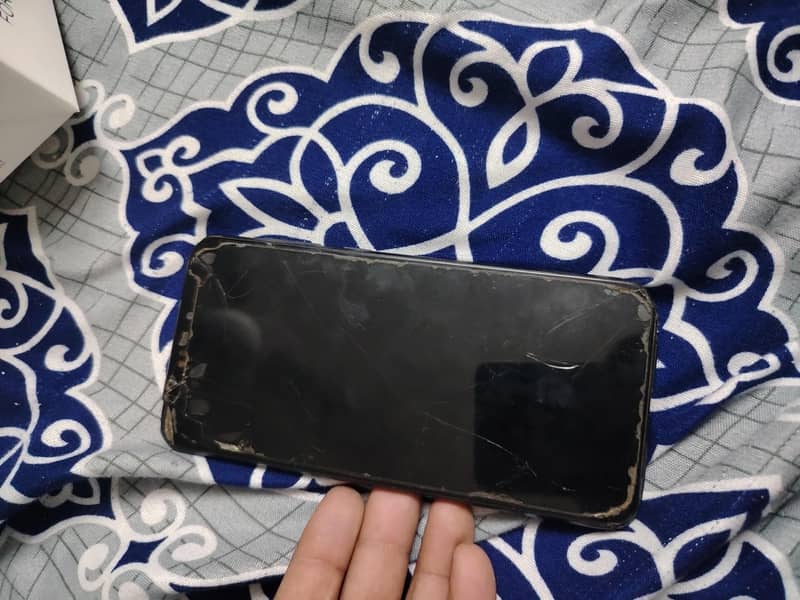 Honor 8C 1