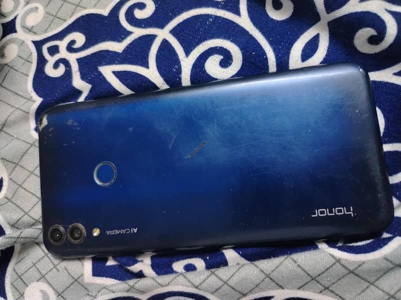 Honor 8C 3