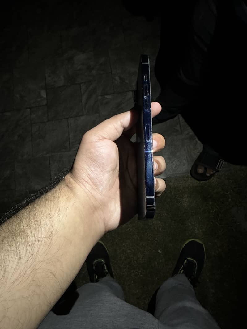 Apple iPhone 12 Pro Max 4