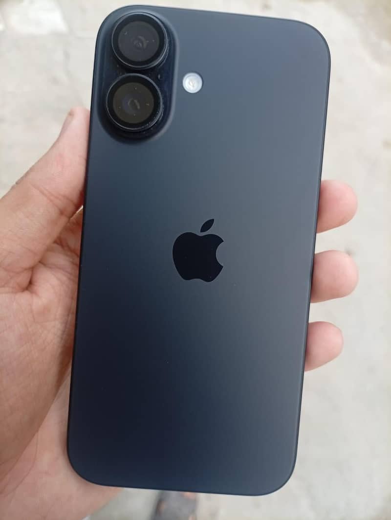 Apple iPhone 16 1