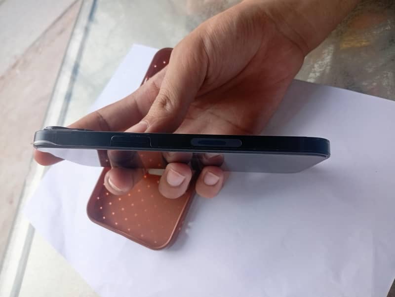 Apple iPhone 14 5