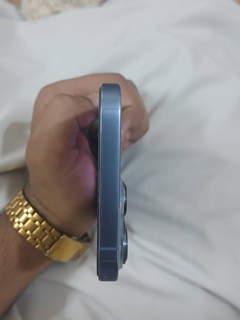 Apple iPhone 13 Pro Max 3