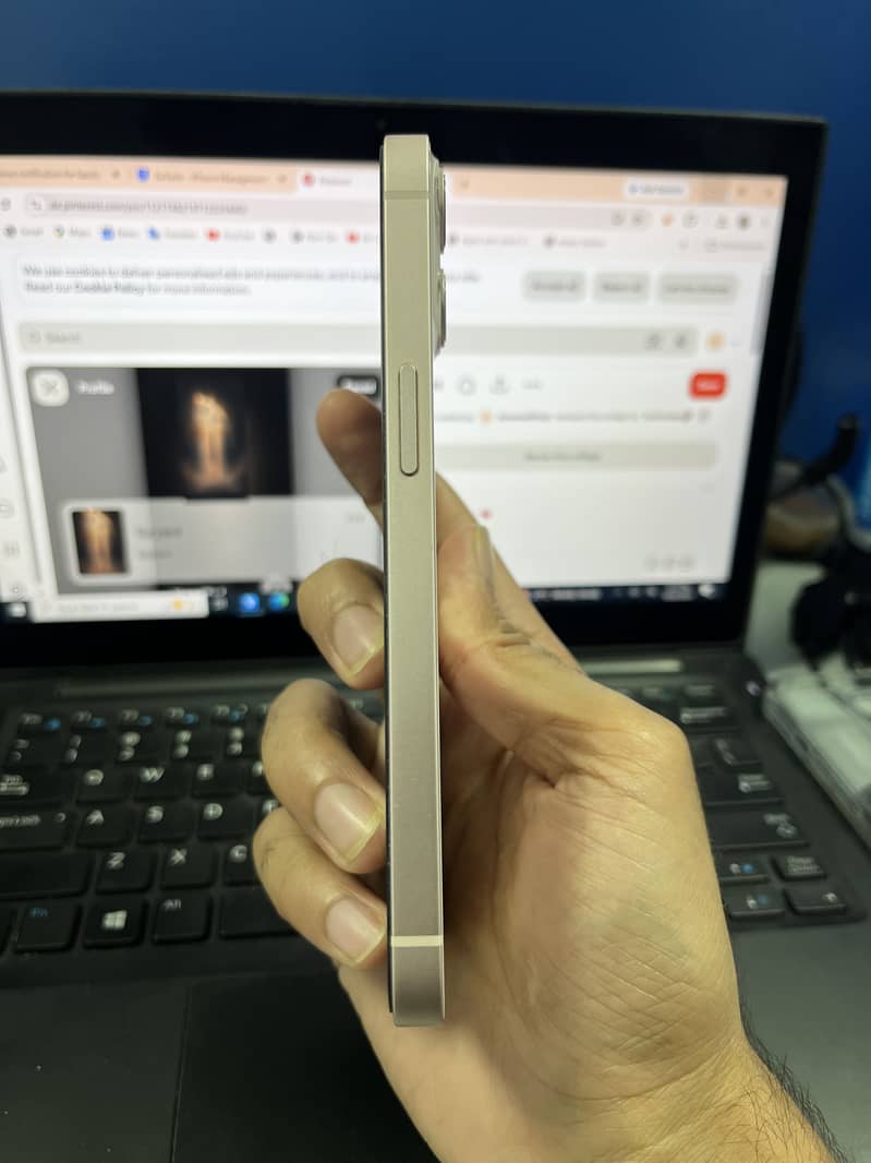 Apple iPhone 13 2