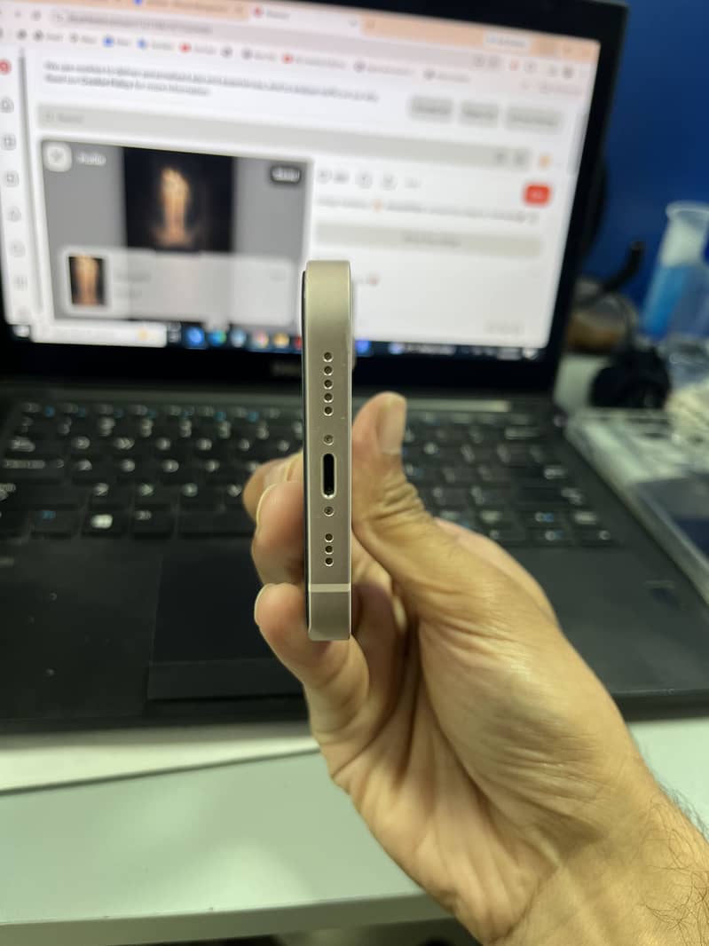 Apple iPhone 13 5