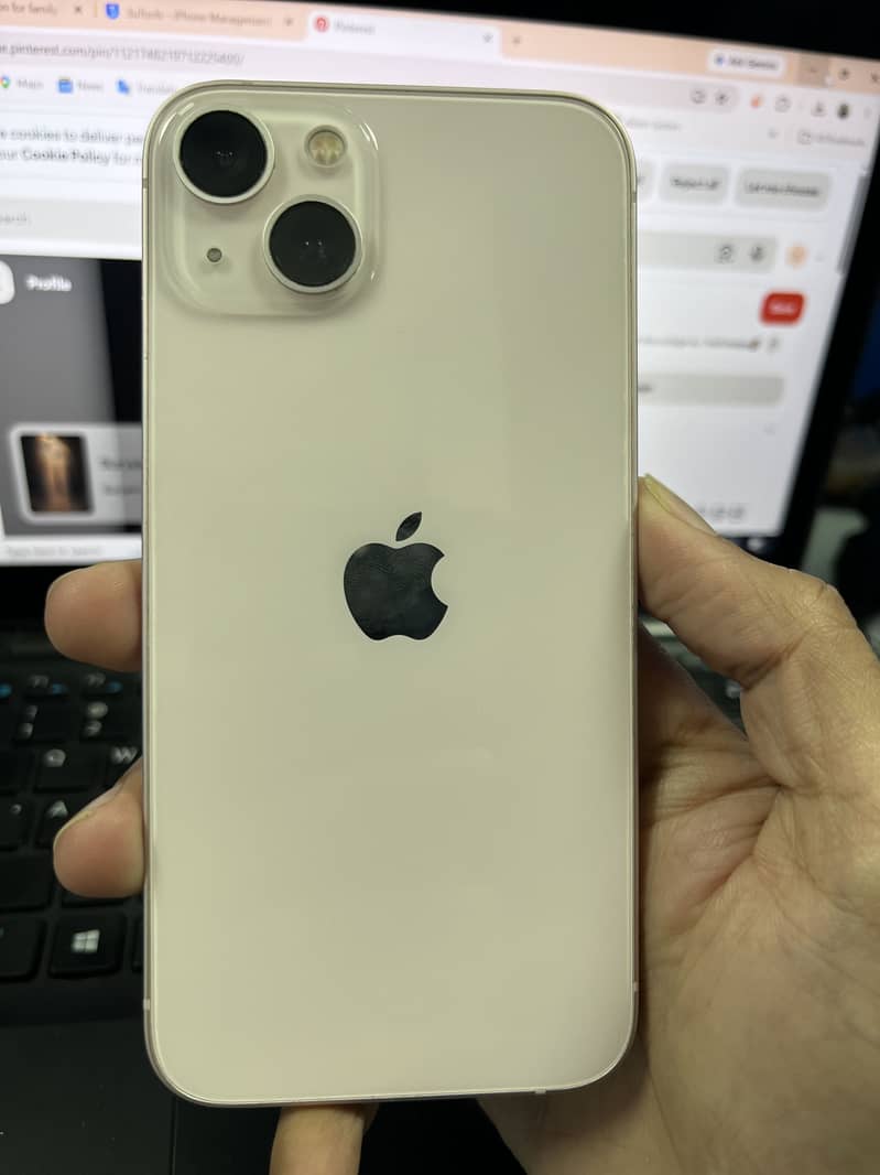 Apple iPhone 13 0