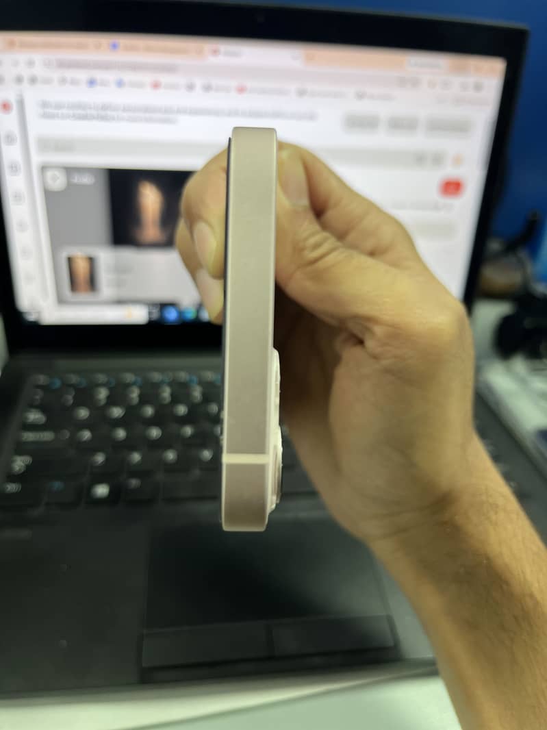 Apple iPhone 13 6