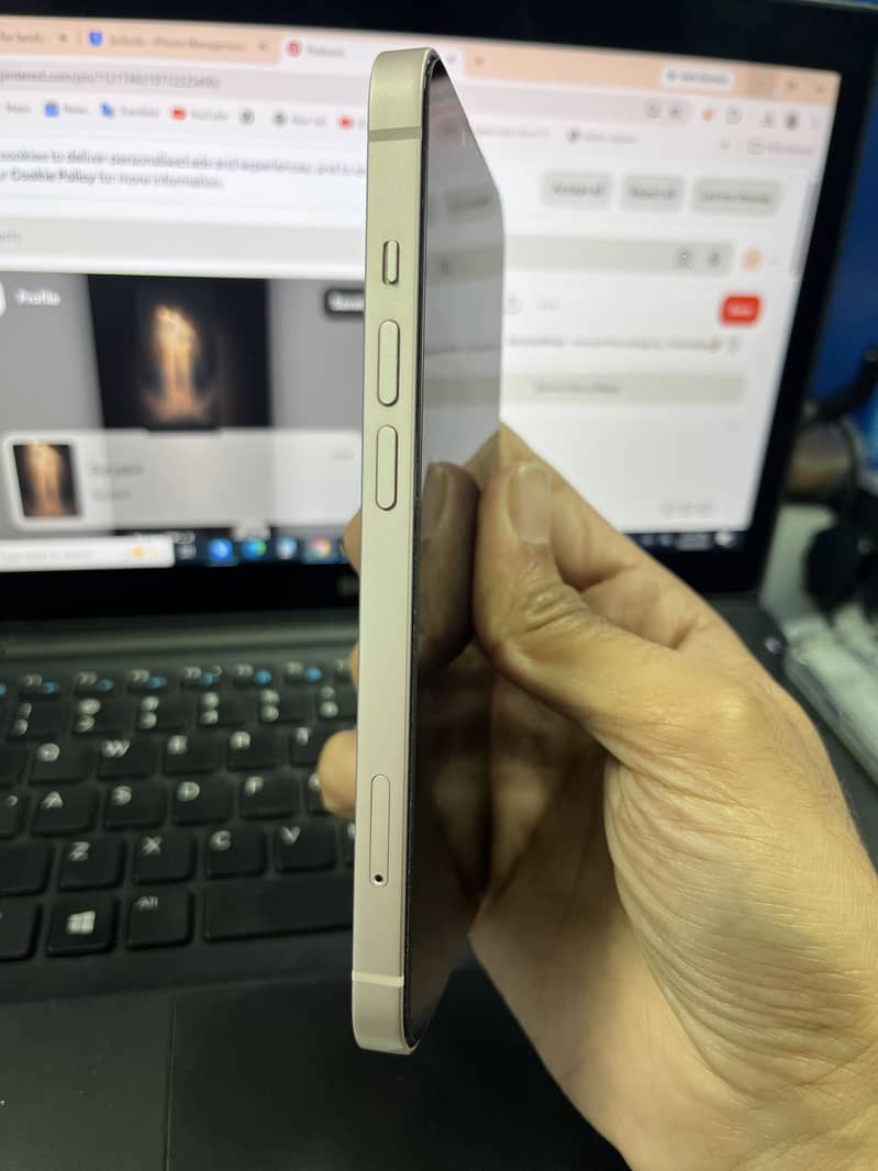 Apple iPhone 13 7
