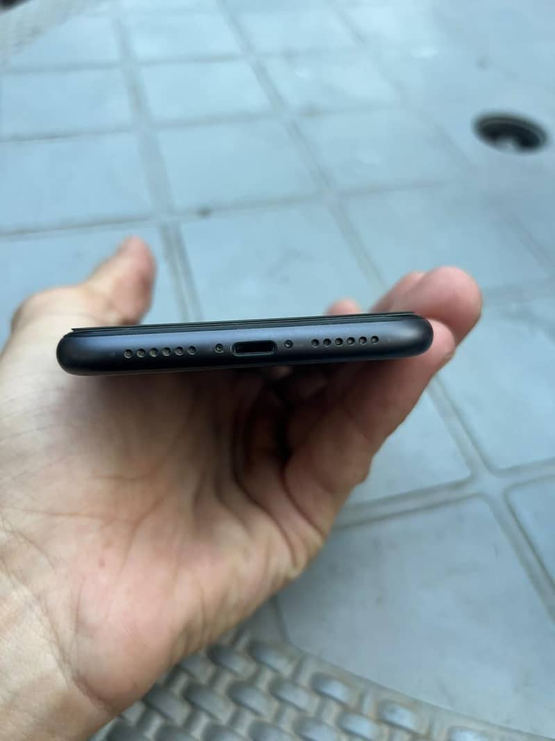 Apple iPhone 11 2