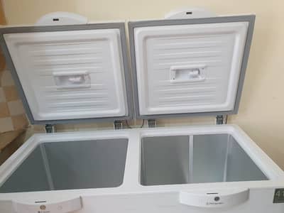 Dawlence invertr  2 door deep freezer  new condition 10 years warrenty