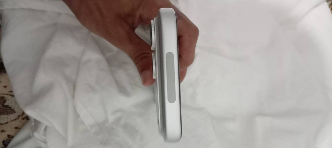 Apple iPhone 17 Pro Max 3
