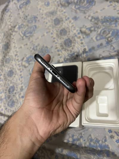 iPhone 11 non p t a j v 64 GB box wala better helt 78