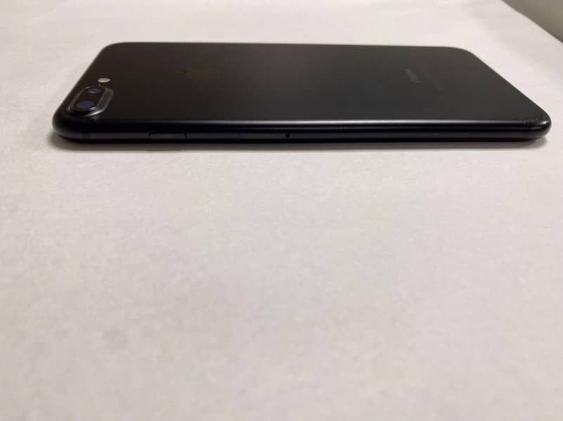 Apple iPhone 7 Plus 3