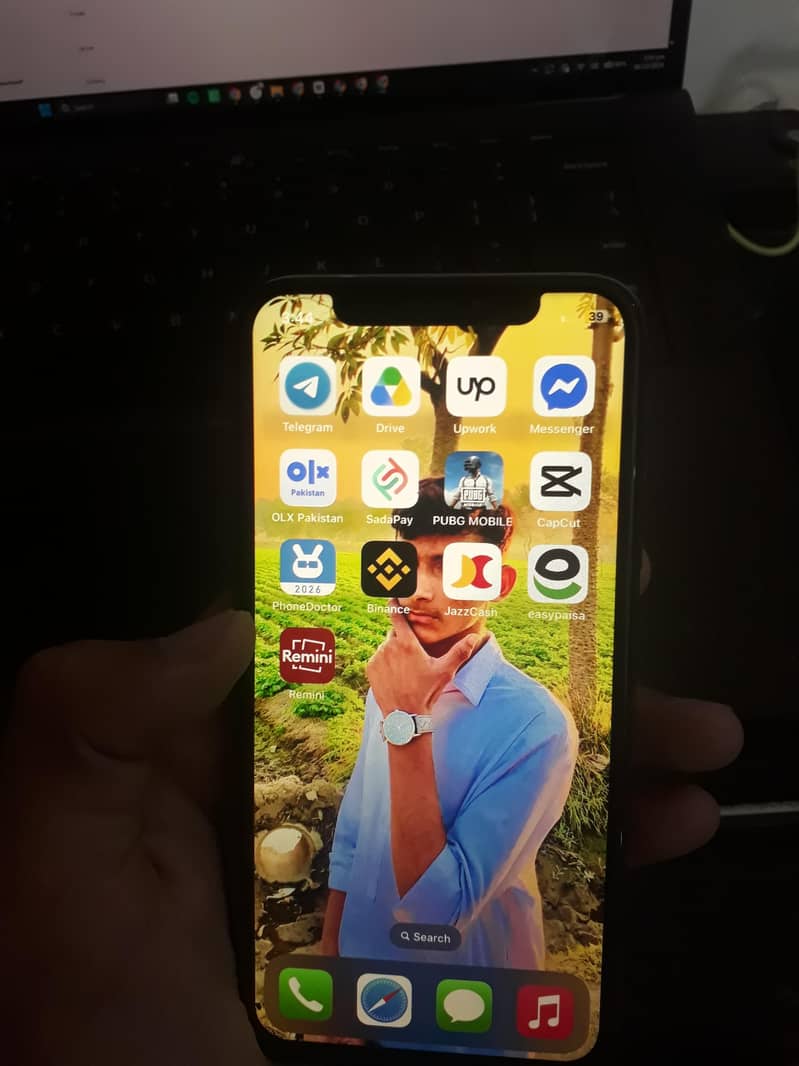 Apple iPhone XS 7