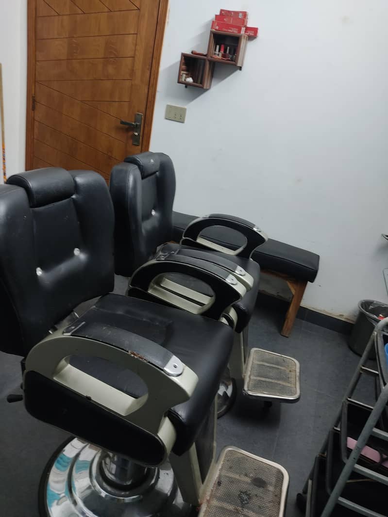 saloon setup 3