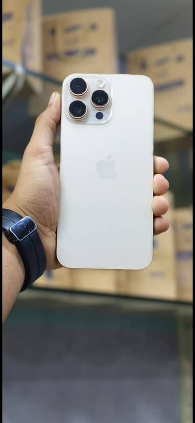 Apple iPhone 16 Pro Max