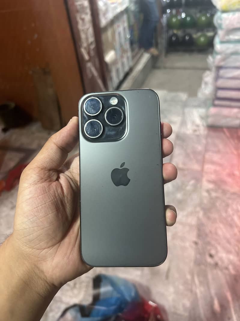 Apple iPhone 15 Pro 0