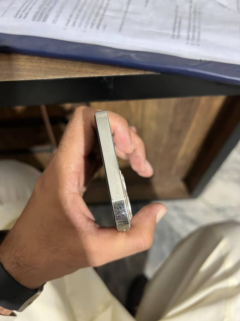 Apple iPhone 12 Pro 4