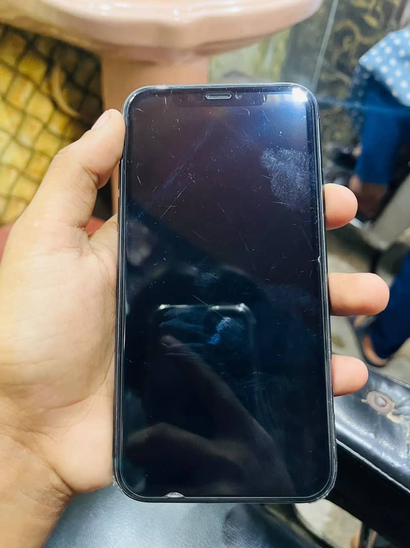 Apple iPhone 11 3