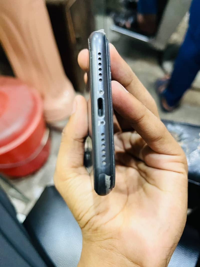 Apple iPhone 11 5