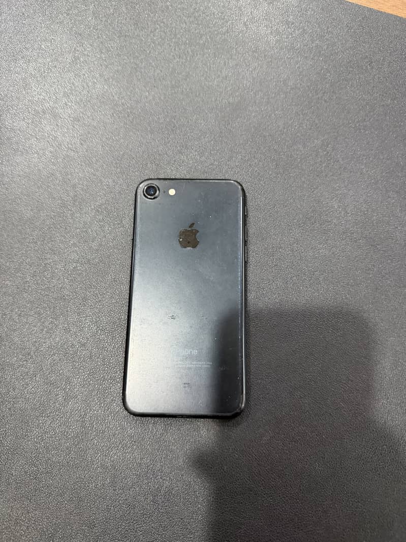 Apple iPhone 7 2