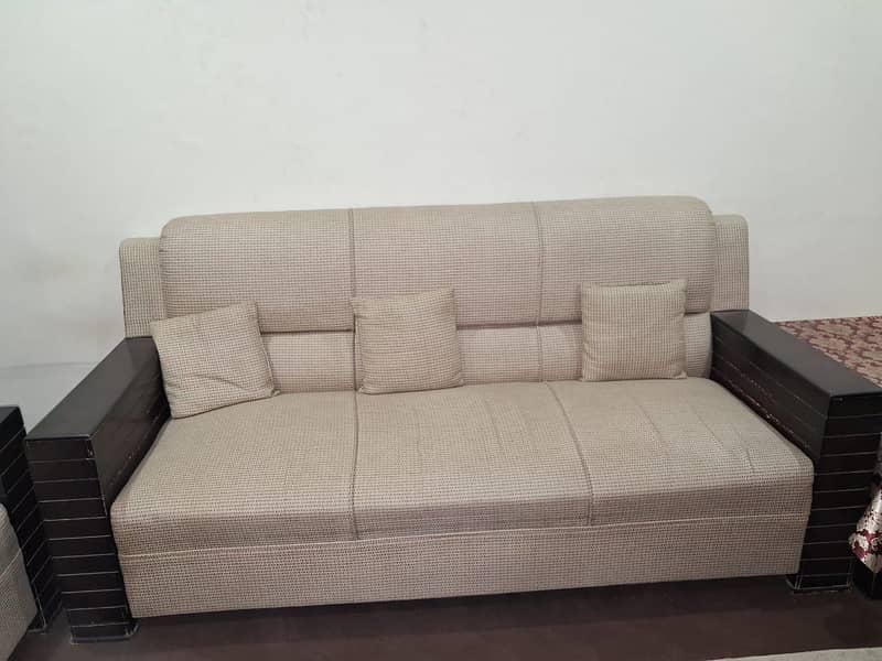 5 seater sofa 0