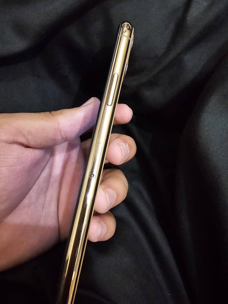 Apple iPhone 11 Pro Max 3