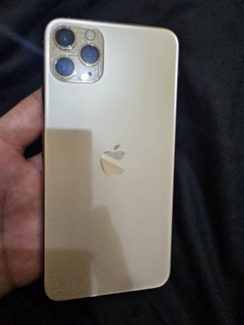 Apple iPhone 11 Pro Max 4